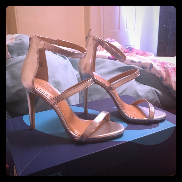 Shoes - Metallic heel sandals